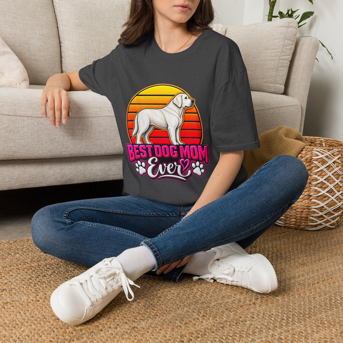 Best Dog Mom Ever T-Shirt – Retro Sunset Labrador Dog Mom Gift